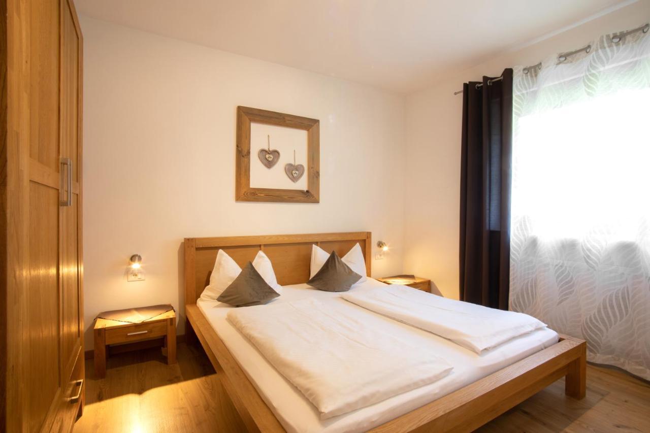 Großes Apartment mit 1 Schlafzimmer und Balkon